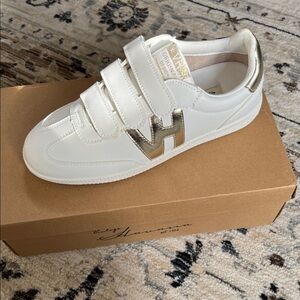 Vintage Havana White and Gold Sneakers